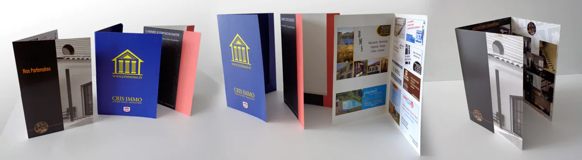 Design, impression et fabrication de chemises à rabats et dossiers de présentation personnalisés pour les professions libérales (dentistes, avocats, agents immobiliers, etc.